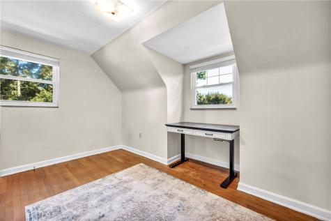 1512 Worcester Mt Lebanon PA 15243