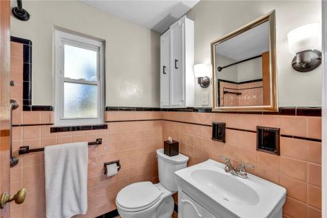 1512 Worcester Mt Lebanon PA 15243