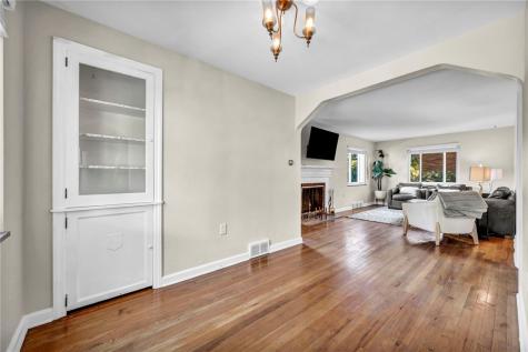 1512 Worcester Mt Lebanon PA 15243