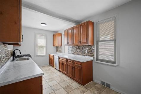 7503 Ormond Street Swissvale PA 15218