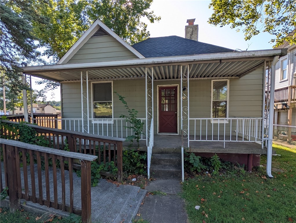 520 W Pike Street Meadowlands PA 15347