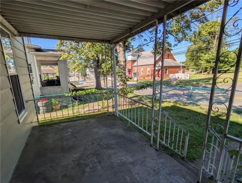 520 W Pike Street Meadowlands PA 15347