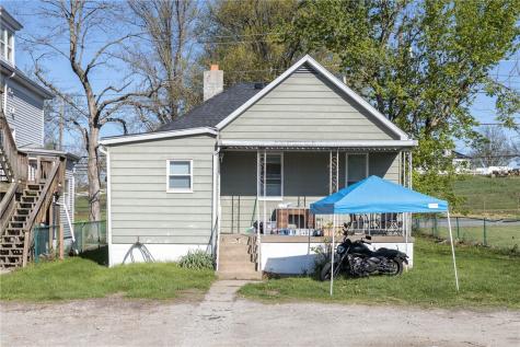 520 W Pike Street Meadowlands PA 15347