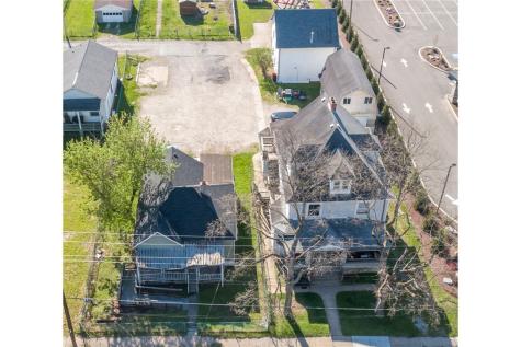 520 W Pike Street Meadowlands PA 15347