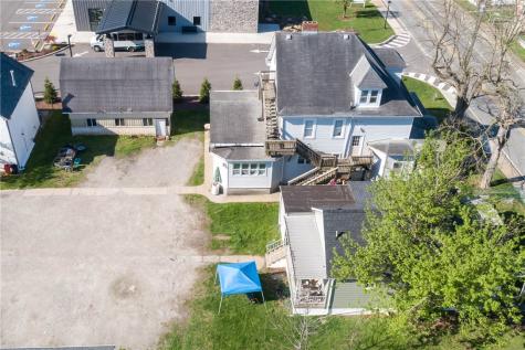 520 W Pike Street Meadowlands PA 15347