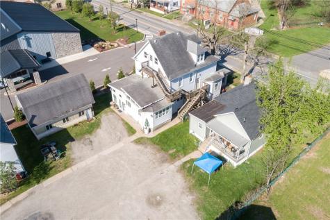 520 W Pike Street Meadowlands PA 15347