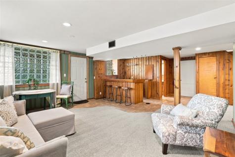 1118 Girard Road Whitehall PA 15227
