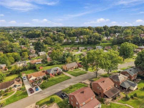 1118 Girard Road Whitehall PA 15227