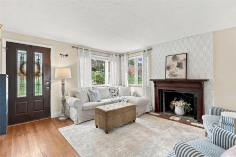 1118 Girard Road Whitehall PA 15227