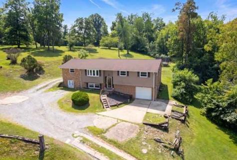 25 Liberty Avenue Smith PA 15021