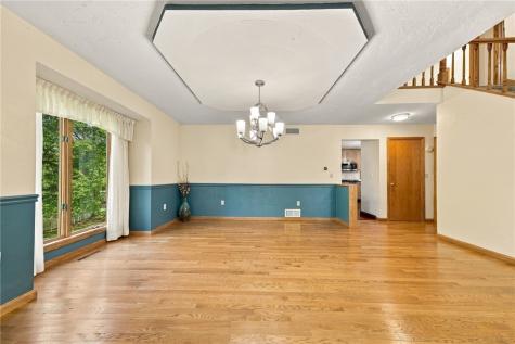 909 Clayton Drive Hempfield Township PA 15601