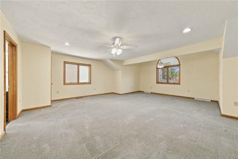 909 Clayton Drive Hempfield Township PA 15601