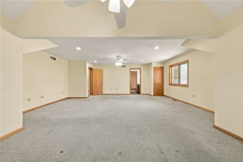 909 Clayton Drive Hempfield Township PA 15601