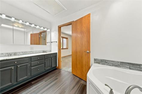 909 Clayton Drive Hempfield Township PA 15601
