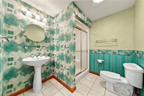 909 Clayton Drive Hempfield Township PA 15601