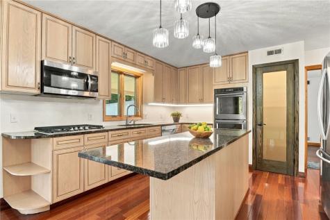 909 Clayton Drive Hempfield Township PA 15601