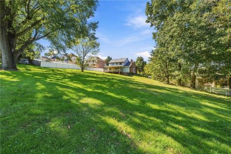 909 Clayton Drive Hempfield Township PA 15601