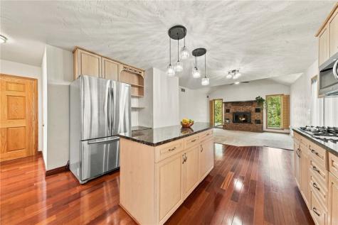 909 Clayton Drive Hempfield Township PA 15601