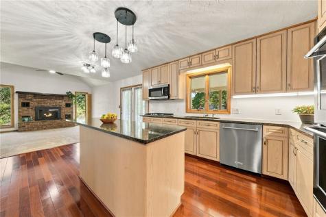 909 Clayton Drive Hempfield Township PA 15601