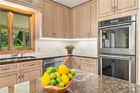909 Clayton Drive Hempfield Township PA 15601