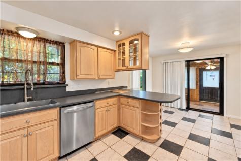 2473 Hampton Avenue Hampton PA 15101