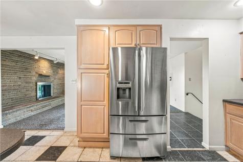 2473 Hampton Avenue Hampton PA 15101
