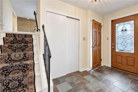 2473 Hampton Avenue Hampton PA 15101