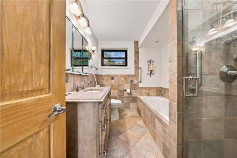 2473 Hampton Avenue Hampton PA 15101