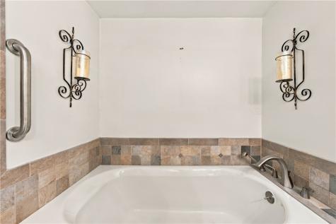 2473 Hampton Avenue Hampton PA 15101