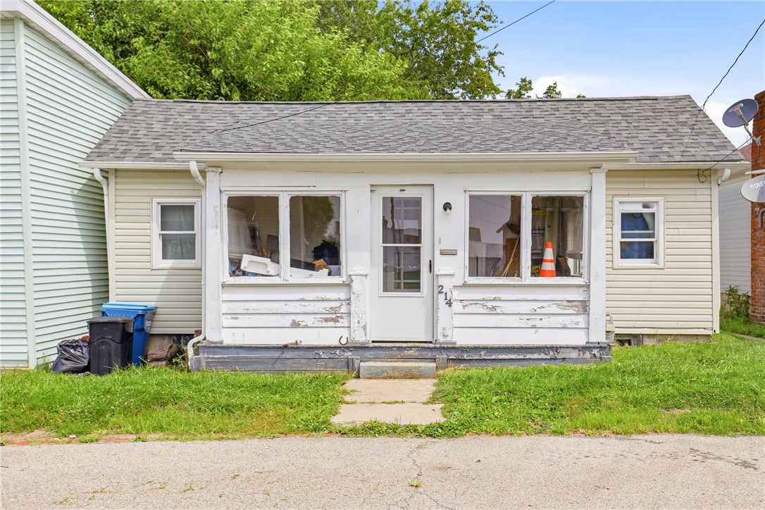 214 W Vine Street Mt Pleasant Boro PA 15666