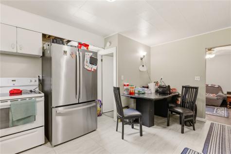 214 W Vine Street Mt Pleasant Boro PA 15666