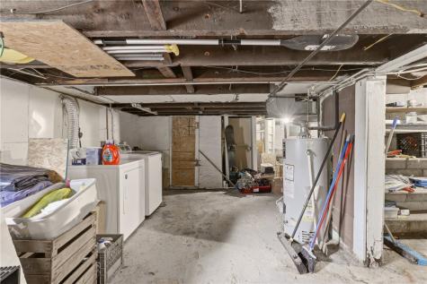 214 W Vine Street Mt Pleasant Boro PA 15666
