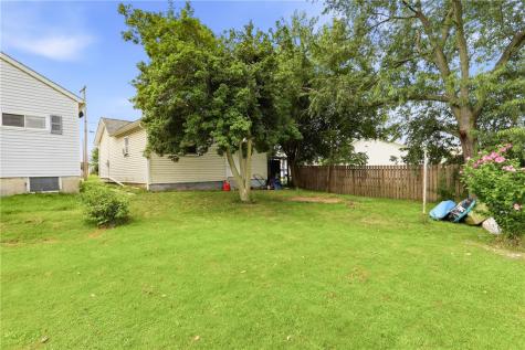214 W Vine Street Mt Pleasant Boro PA 15666