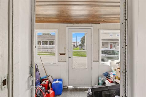 214 W Vine Street Mt Pleasant Boro PA 15666