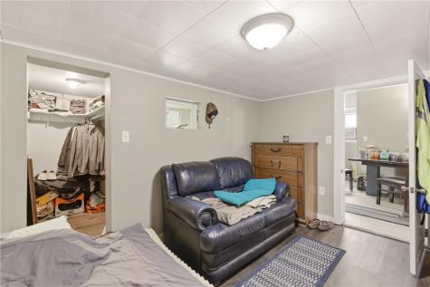 214 W Vine Street Mt Pleasant Boro PA 15666