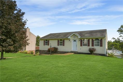 7326 Green Meadow Drive Imperial PA 15126