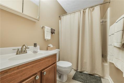 7326 Green Meadow Drive Imperial PA 15126