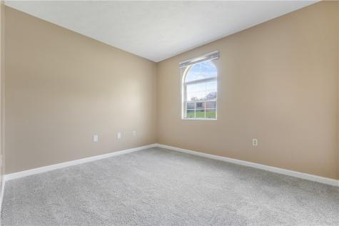 7326 Green Meadow Drive Imperial PA 15126