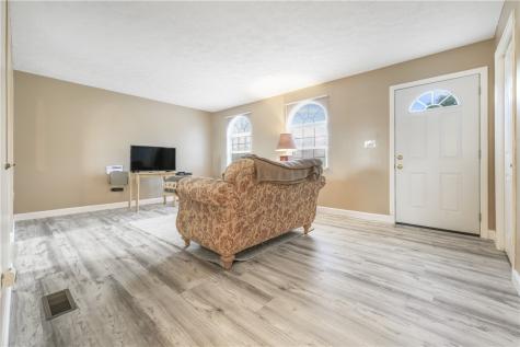 7326 Green Meadow Drive Imperial PA 15126