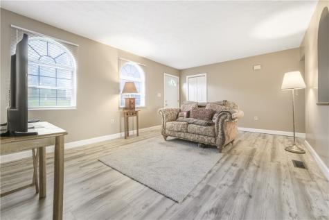 7326 Green Meadow Drive Imperial PA 15126