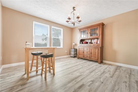 7326 Green Meadow Drive Imperial PA 15126