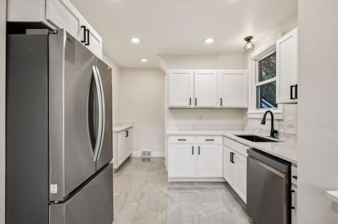 17 Wilkins Forest Hills Boro PA 15221
