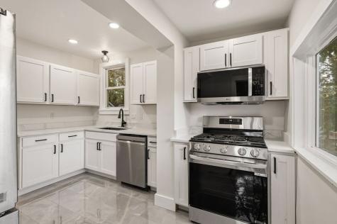 17 Wilkins Forest Hills Boro PA 15221
