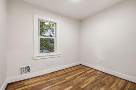 17 Wilkins Forest Hills Boro PA 15221