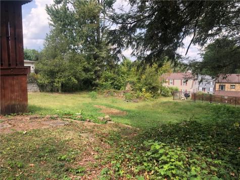 156 Stockton Avenue Uniontown PA 15401