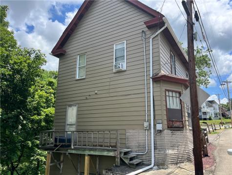 622 Trump Avenue Connellsville PA 15425
