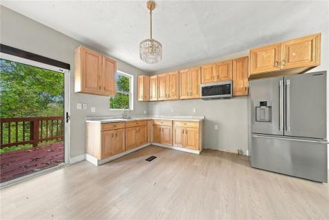 10 Euclid Port Marion PA 15474
