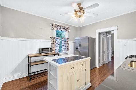 609 Pine Street Ambridge PA 15003