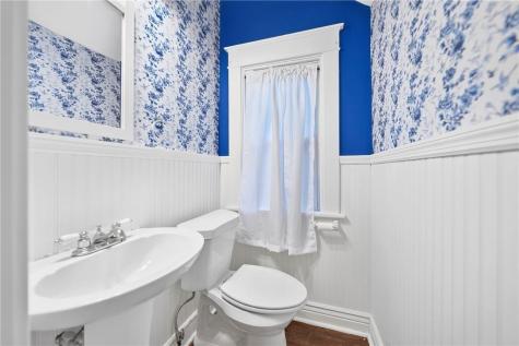 609 Pine Street Ambridge PA 15003