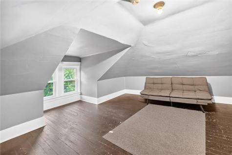 609 Pine Street Ambridge PA 15003